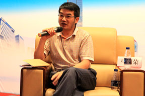 中建總公司項(xiàng)目管理部副總經(jīng)理馬國榮與參會代表互動交流