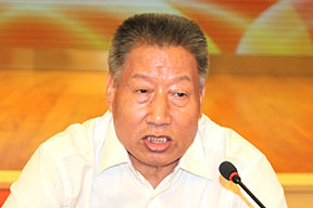 中施企協(xié)副會(huì)長(zhǎng)劉懷主持會(huì)議