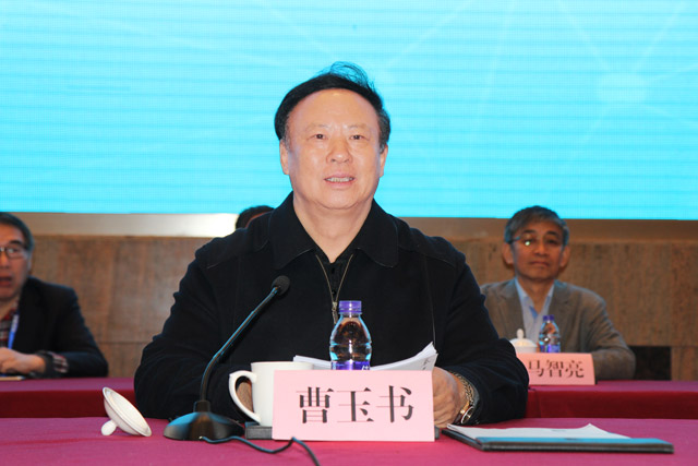 中施企協(xié)會(huì)長(zhǎng)曹玉書做重要講話