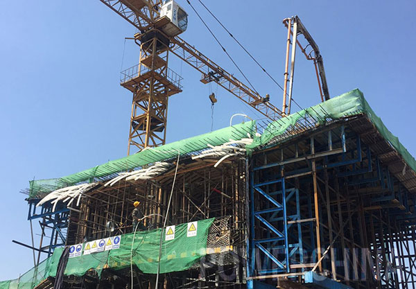 國(guó)道310渭河特大橋工程連續(xù)梁首倉(cāng)澆筑完成