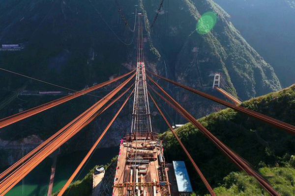 填補世界橋梁建設(shè)技術(shù)空白，新建大瑞鐵路瀾滄江特大橋順利豎轉(zhuǎn)就位