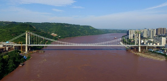 中國鐵建中鐵建大橋設(shè)計研究院設(shè)計的首座公路長江大橋建成通車